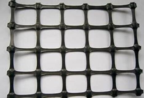 Plastic biaxial geogrid