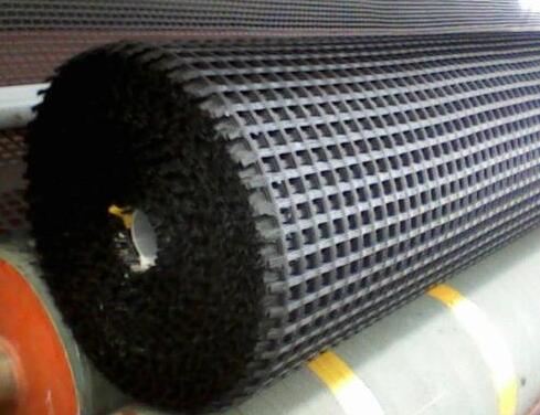 Plastic biaxial geogrid