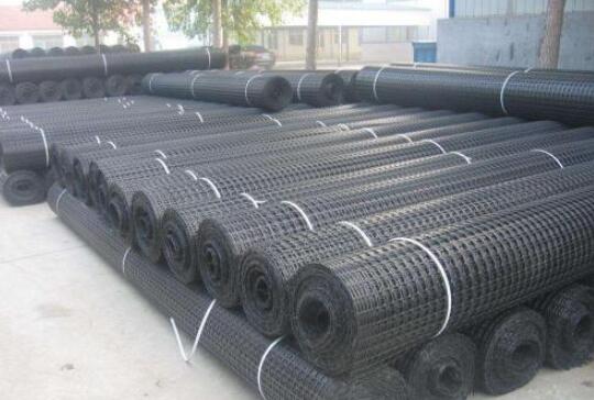 Plastic biaxial geogrid