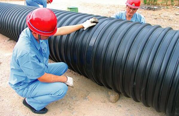 HDPE strengthened winging pipe